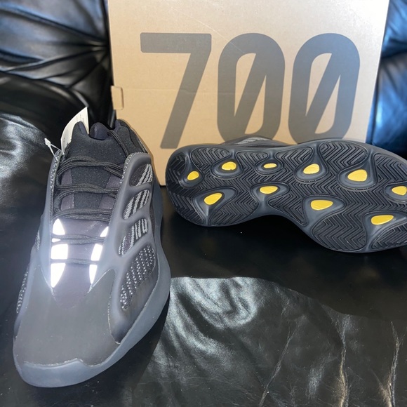 ❌SOLD***🔥ADIDAS YEEZY 700 V3 ALVAH 🔥🔥 - Picture 16 of 16